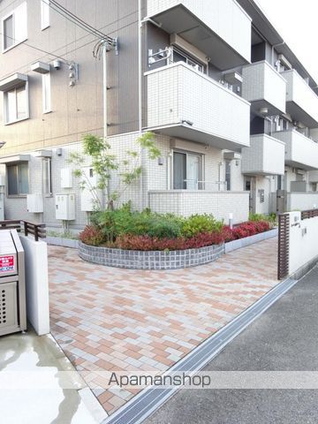 カーサ ポポラーレの玄関写真