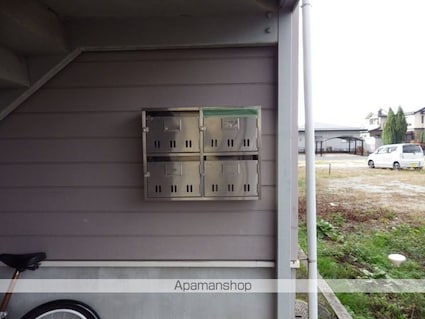 旭ルーミー天童南８号館[2DK/42.64m2]の共用部2