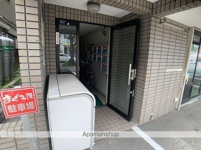 ツインズ南8条壱番館の玄関写真
