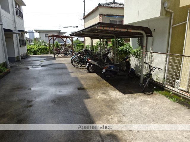 伸晃マンションの玄関写真