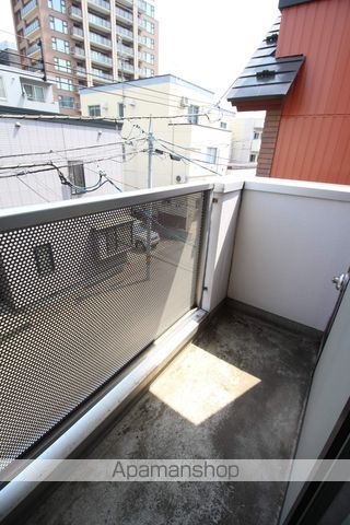 HBA裏参道の内装写真