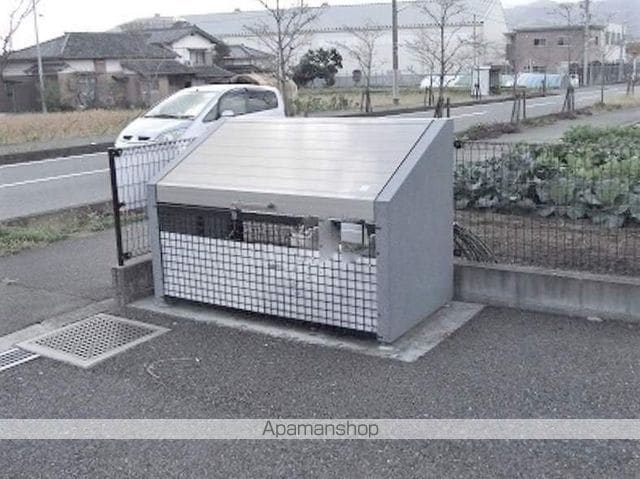 レオパレスINOUEの外観写真