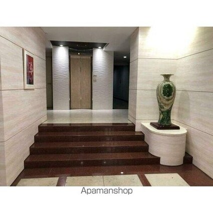 東京都文京区湯島４丁目[1R/39.6m2]のエントランス