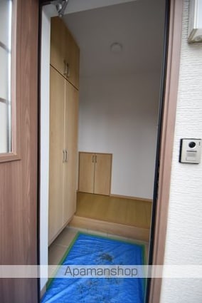 メゾン新富町[3LDK/76.59m2]の玄関