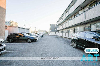 サンシャインハイツ　Ａ棟[2LDK/56.3m2]の駐車場