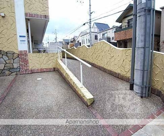 ストゥディオの玄関写真
