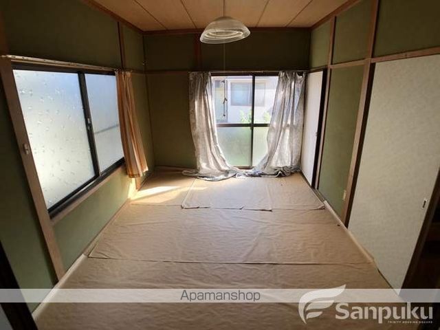 松山市 2階建 築40年の内装写真