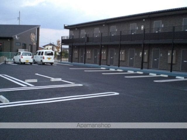 レオネクストフザンリードの玄関写真