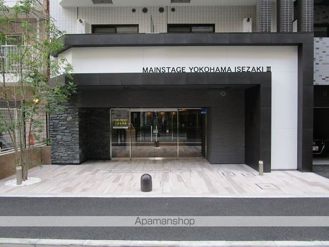 メインステージ横濱伊勢佐木IIIの玄関写真