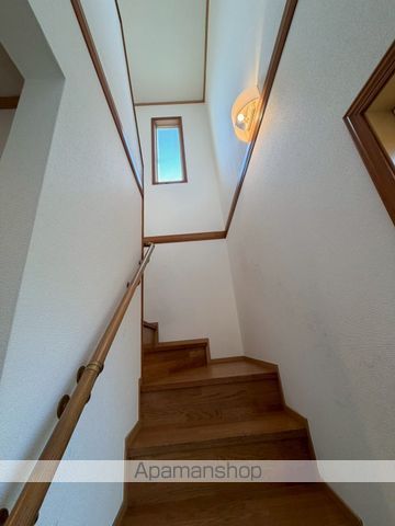 厚木市 2階建 築26年の内装写真