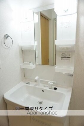 ロータス南島田Ｄ[2LDK/66.02m2]の洗面所