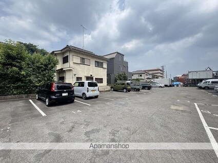 アポー河辺壱番館[3DK/66m2]の駐車場