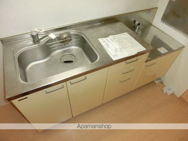 グリーンコート貝塚3号館の内装写真