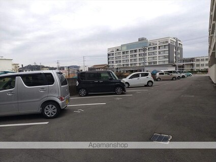 和歌山県和歌山市西小二里２丁目[3DK/51m2]の駐車場2