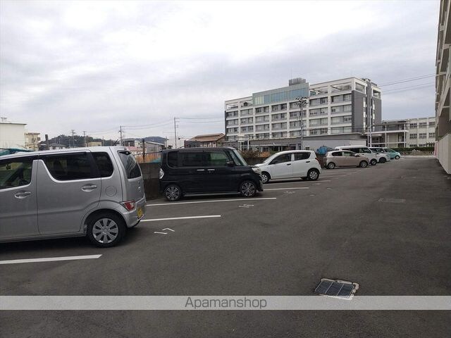 和歌山県和歌山市西小二里２丁目[3DK/51m2]の駐車場2