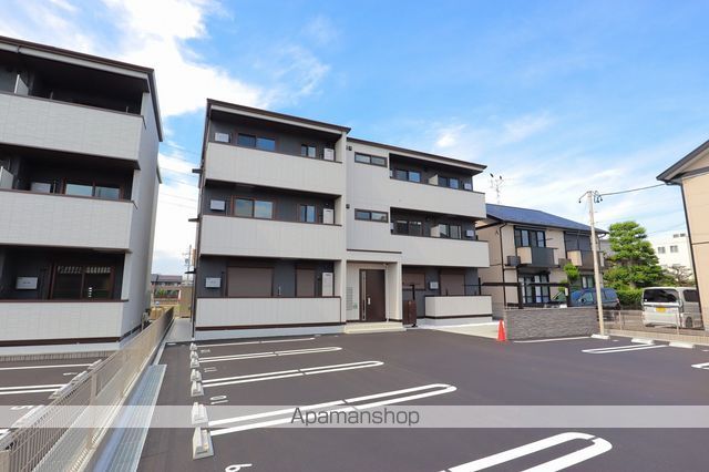 セレスティア西荘 EASTの外観写真
