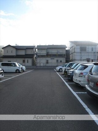 ヤマイチＰＬＡＺＡ黒田[1LDK/53.46m2]の駐車場