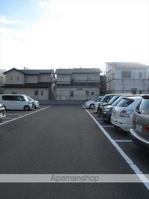 ヤマイチＰＬＡＺＡ黒田[1LDK/53.46m2]の駐車場