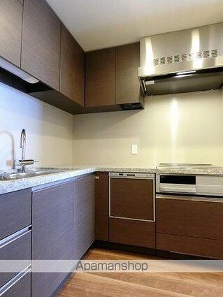 ザ・パークハウス西新宿タワー６０[3LDK/81.5m2]のキッチン