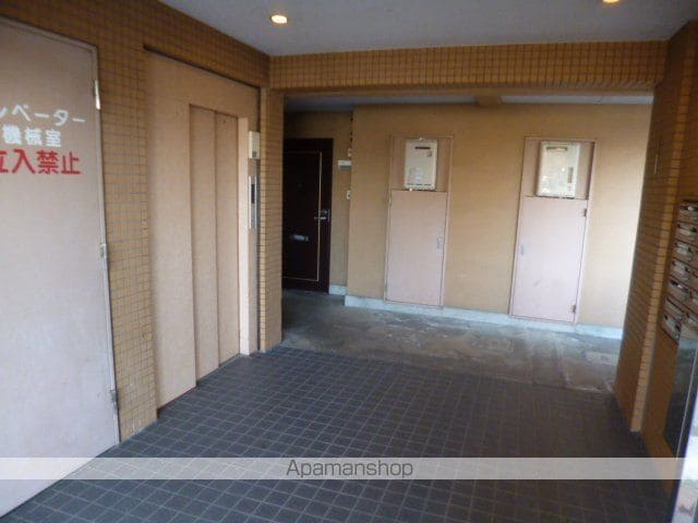 サンワロイヤル長江の玄関写真