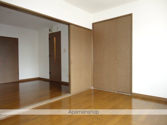 シャネル月寒の内装写真