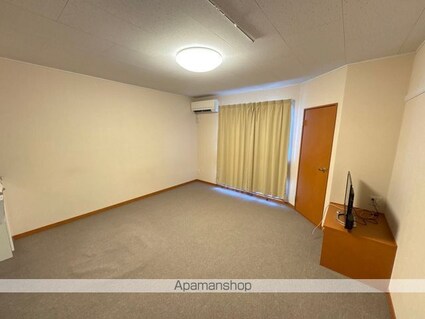 レオパレスＫＯＭＯＴＯ足利[1K/31.05m2]のリビング・居間1