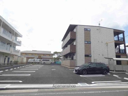 シャント・フルール[1K/27.02m2]の駐車場