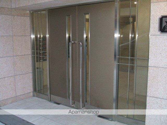 スカイコート神田須田町の玄関写真
