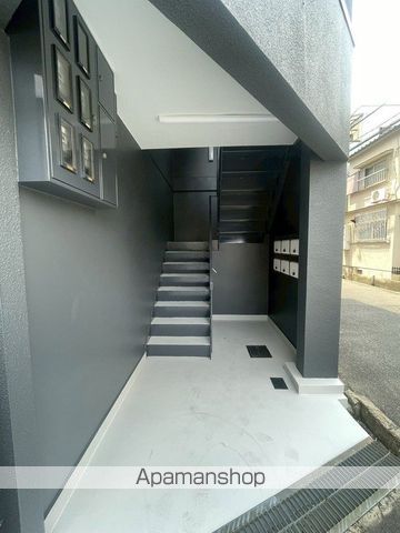 D2ハウス若江岩田の玄関写真