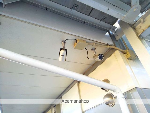 レオパレスプレーヌの玄関写真