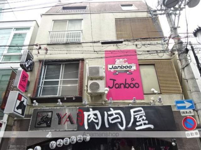 ハヤトビルの玄関写真