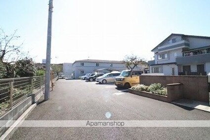 グランプラトⅤ[1LDK/46.06m2]の駐車場