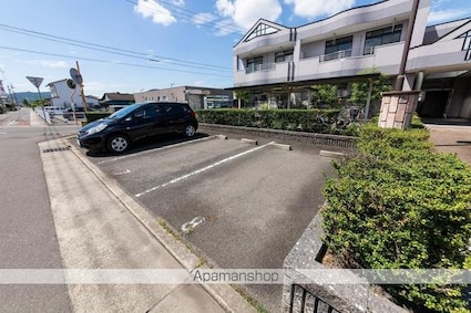 ルミナス５５[3LDK/67.26m2]の駐車場