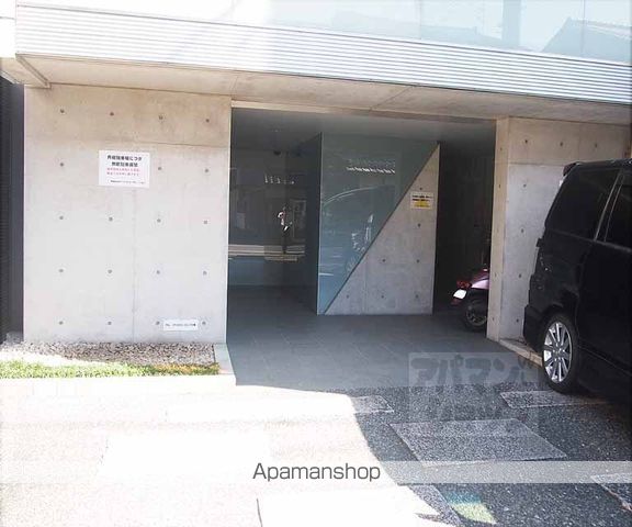 コルテ鴨川五条の玄関写真