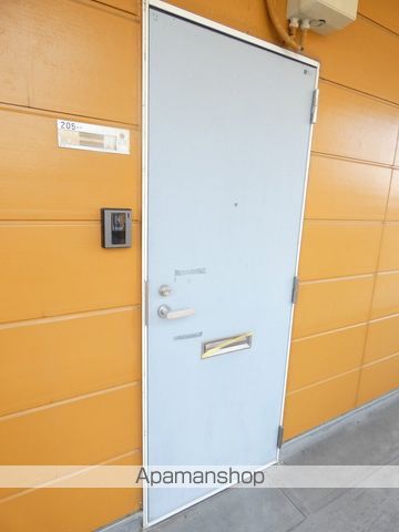 コスモス10の玄関写真