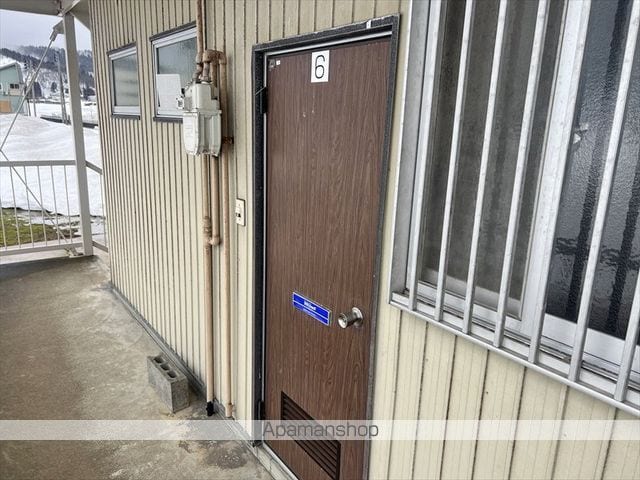 新栄ハイツの玄関写真