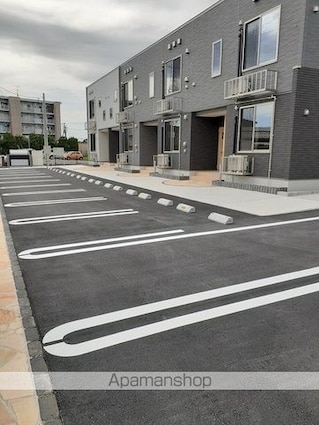 サニー　セイバリ　Ⅵ[1LDK/50.18m2]の駐車場