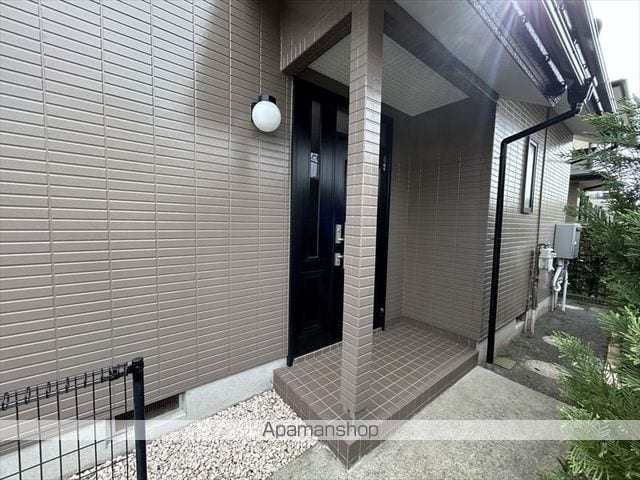小田急電鉄小田原線 柿生駅 徒歩22分 2階建 築33年の玄関写真
