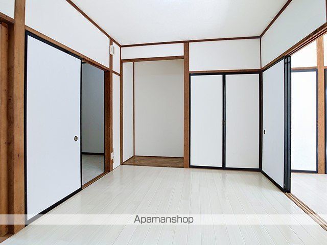 鈴昭アパートの内装写真