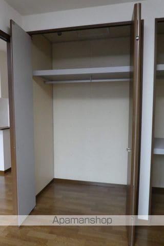 ファミーリオ細木Aの玄関写真
