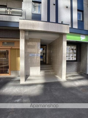 リヒトラーレ円山の玄関写真