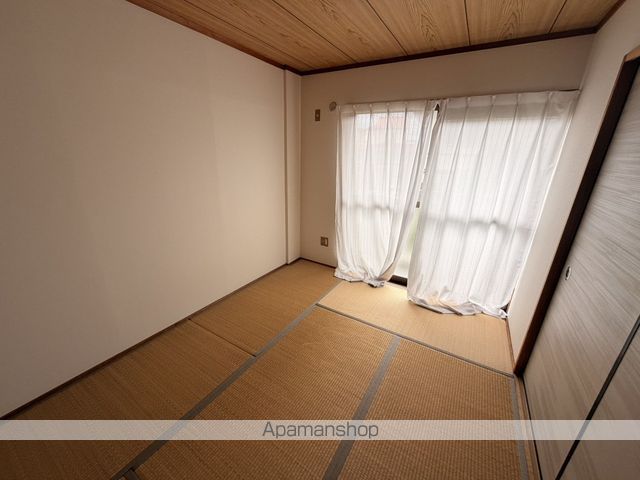 郡津金森マンションの内装写真