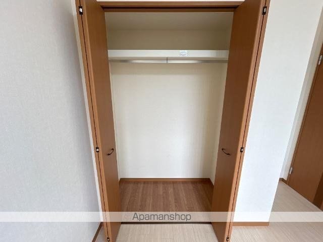 ACROSSの内装写真