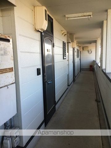 センチュリー21 A棟の玄関写真