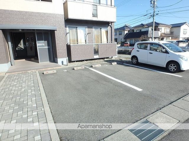 フォンテーヌ東ABCDの玄関写真
