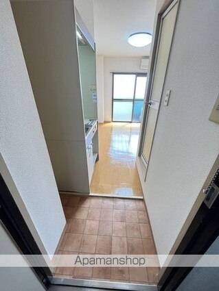 フォースアベニュー[1R/13.87m2]の玄関