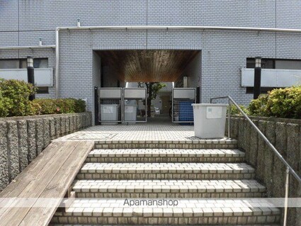 スクエア国立[1DK/27.3m2]のエントランス