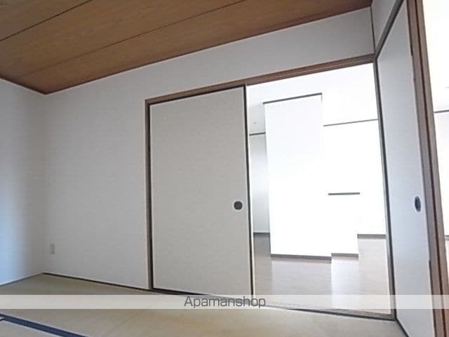 グランドヒルズ当知1番館の内装写真