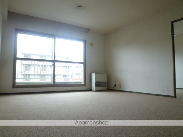 平岸ファーストの内装写真