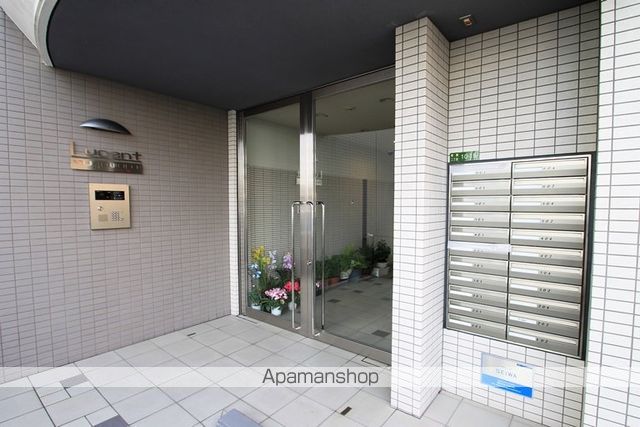 ルーセント菅原の玄関写真